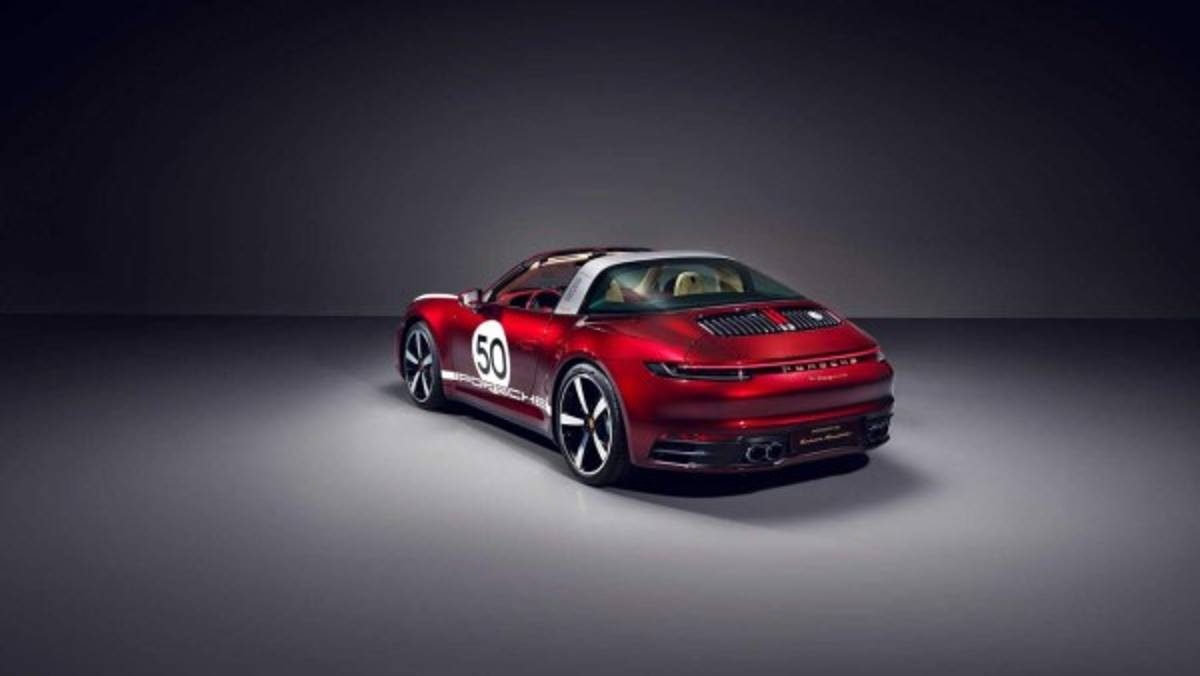 Lo presume en Instagram: Zlatan Ibrahimovic cumple 39 años y se regala un auto espectacular