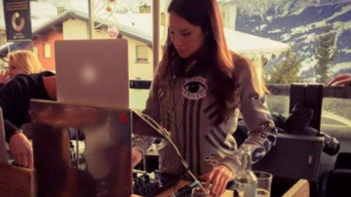 Nicole, la sexy chica que fue acusada de conseguirle mujeres a Silvio Berlusconi