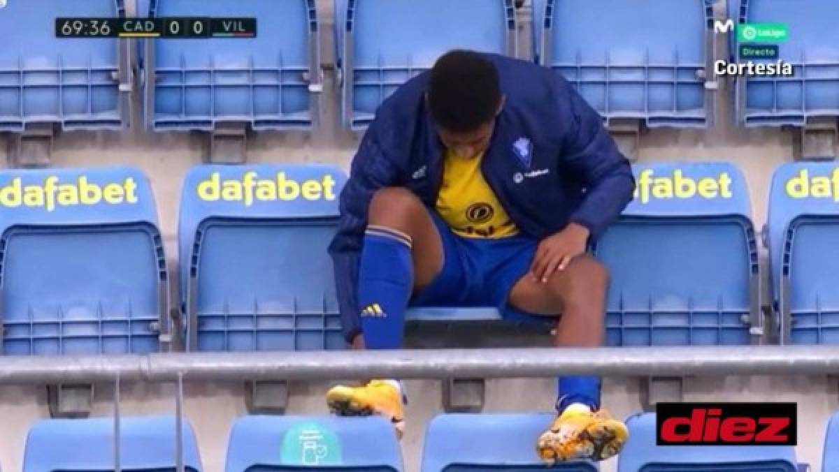 FOTOS: El reclamo de Choco Lozano, el duelo con Iborra y los gestos de dolor en el Cádiz-Villarreal