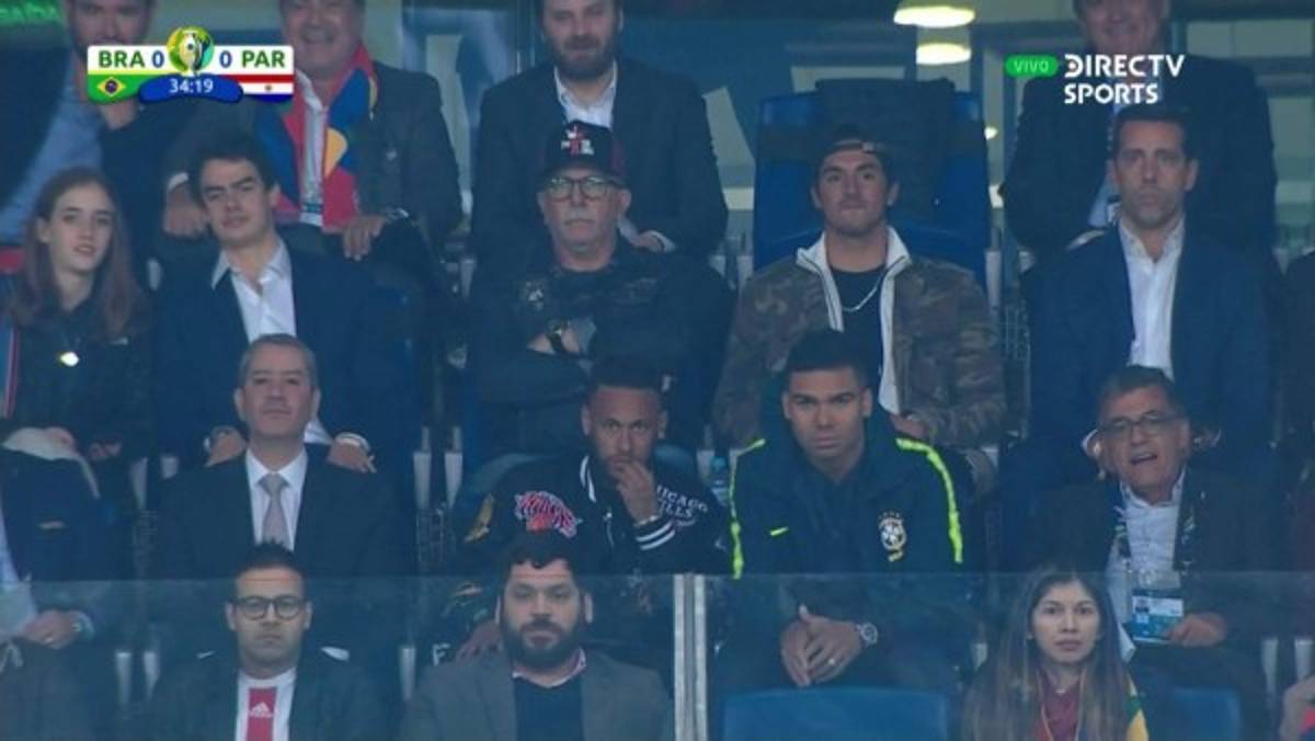 ¡Bien acompañado! Neymar llega al Arena do Gremio para apoyar a Brasil ante Paraguay