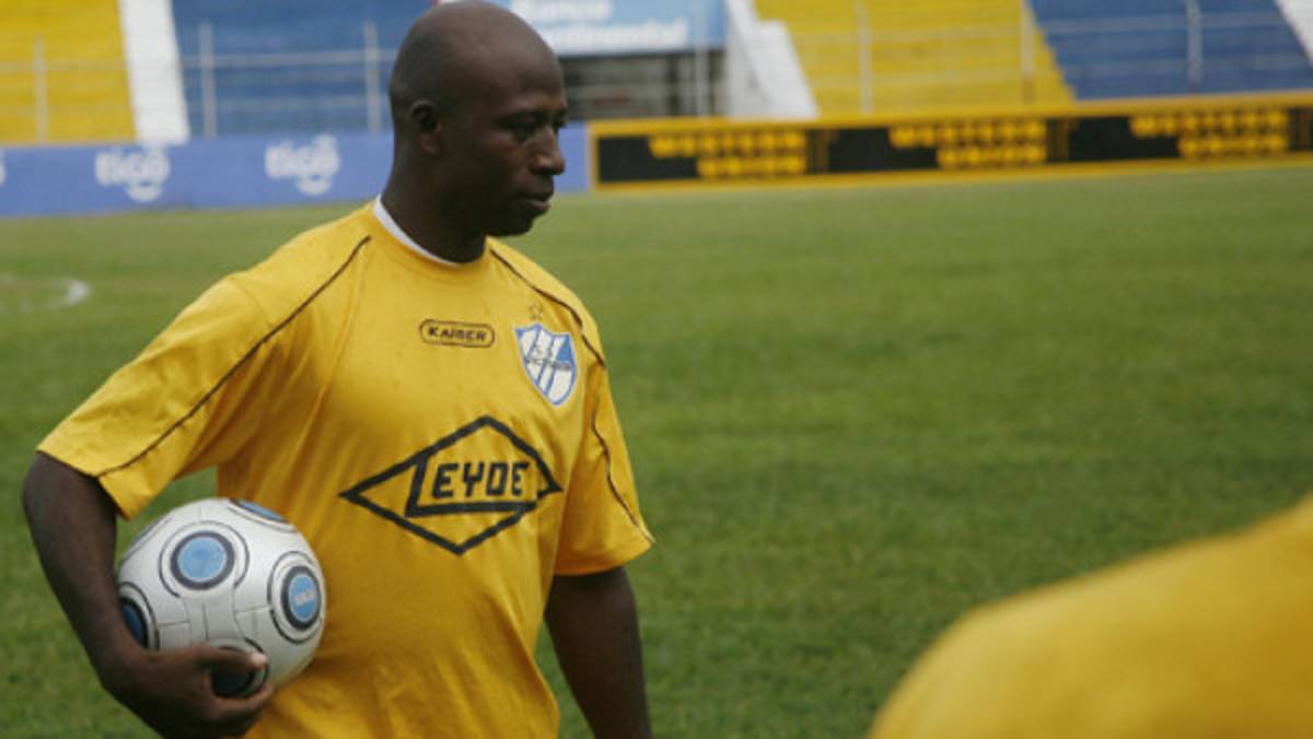 Saúl Martínez jugaría contra Marathón