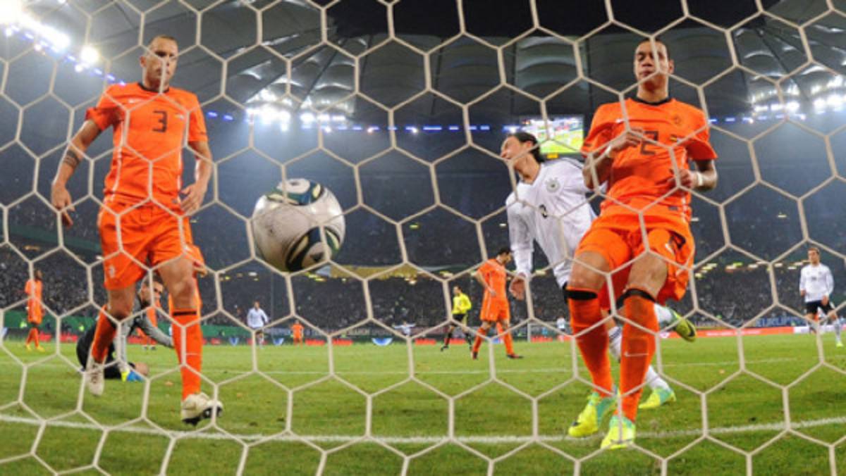 Alemania recupera confianza goleando a Holanda