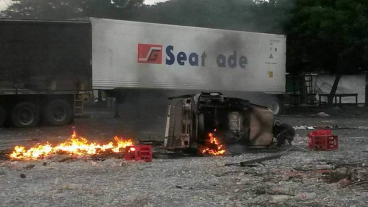 FOTOS: Martes de caos en la zona norte con rastras y postas policiales quemadas