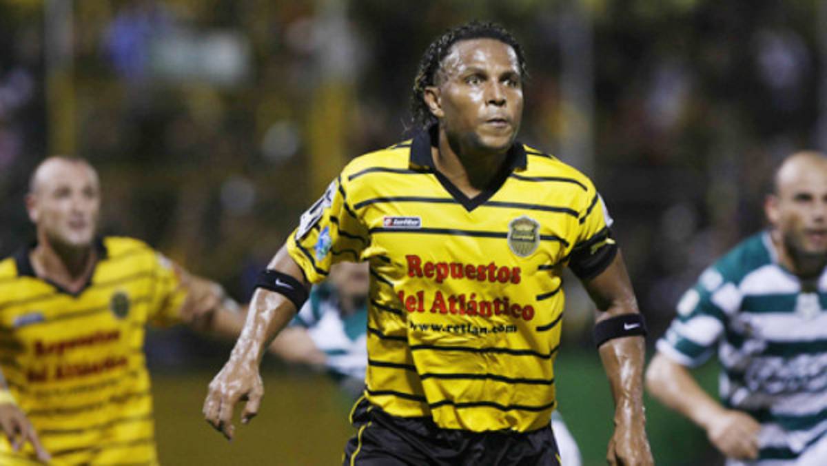 Lesión de Carlos Pavón no es de gravedad