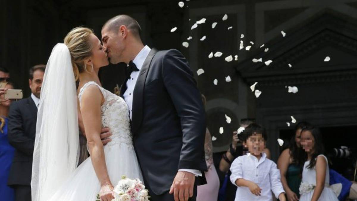 Boda de Víctor Valdés estuvo rodeada de ex jugadores del Barcelona