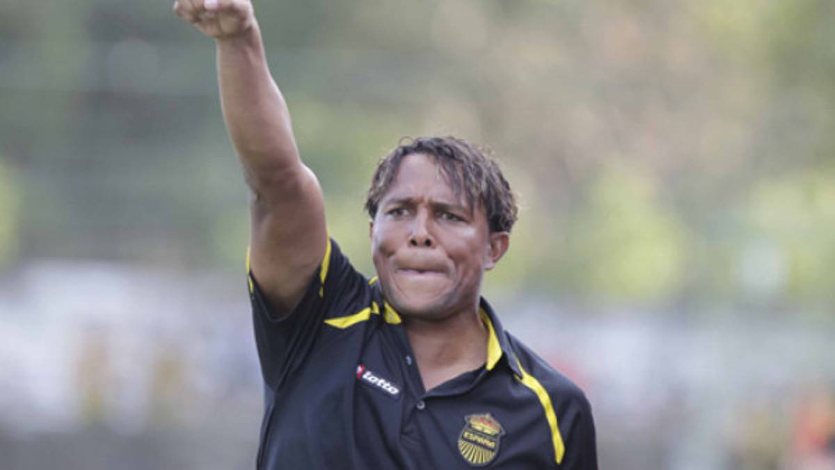 Carlos Pavón, descartado para jugar ante Victoria