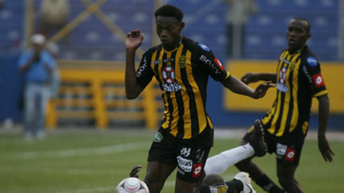 Henry Martínez se va a Uruguay