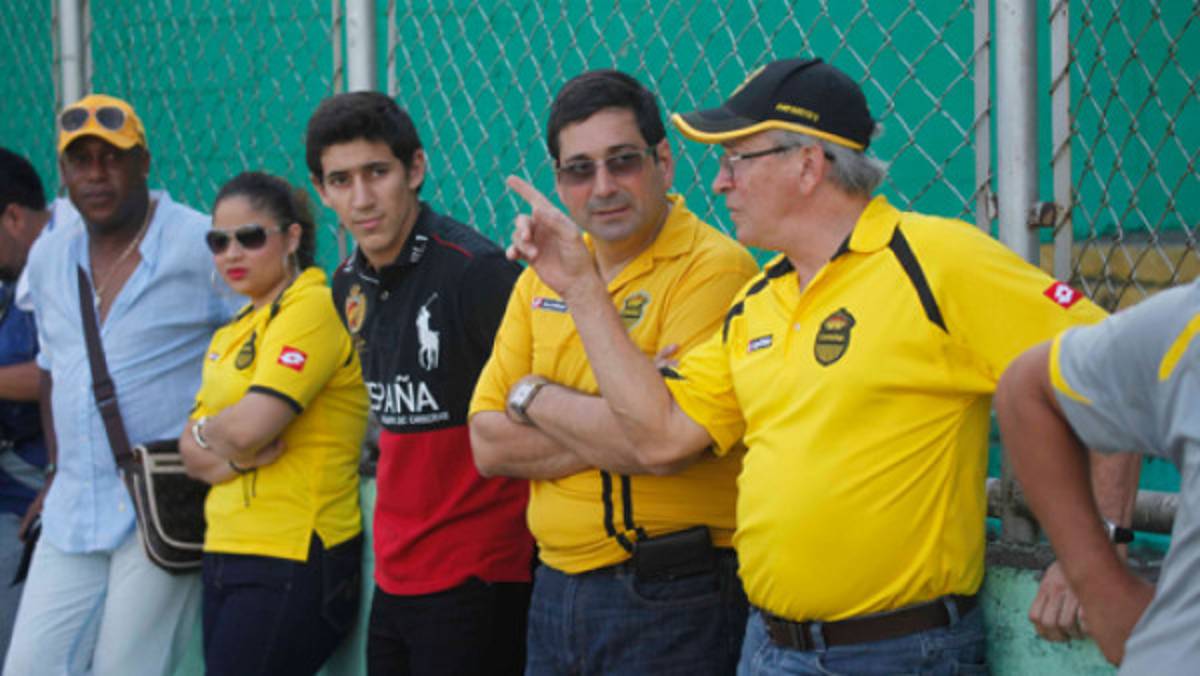 Villegas: 'El primer aficionado que lance un objeto va directo a la cárcel”