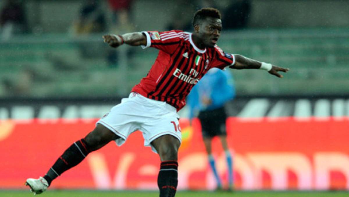 Niño rechaza camiseta de Muntari, el goleador del Milan