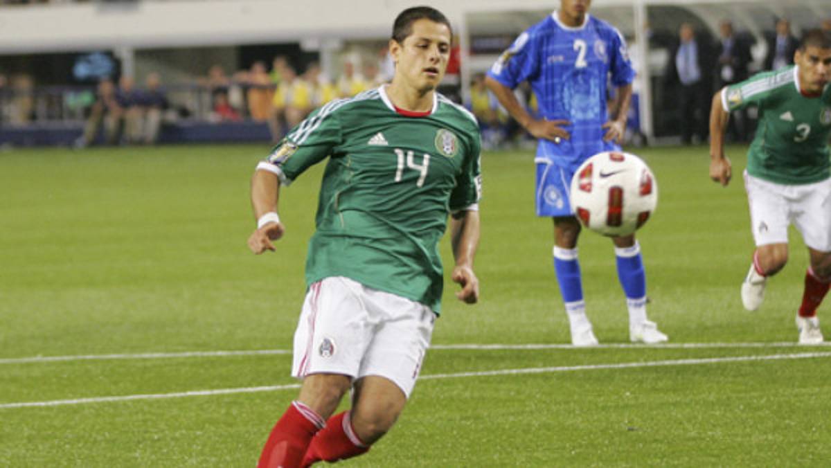 'Chicharito' Hernández lleva paso histórico con México