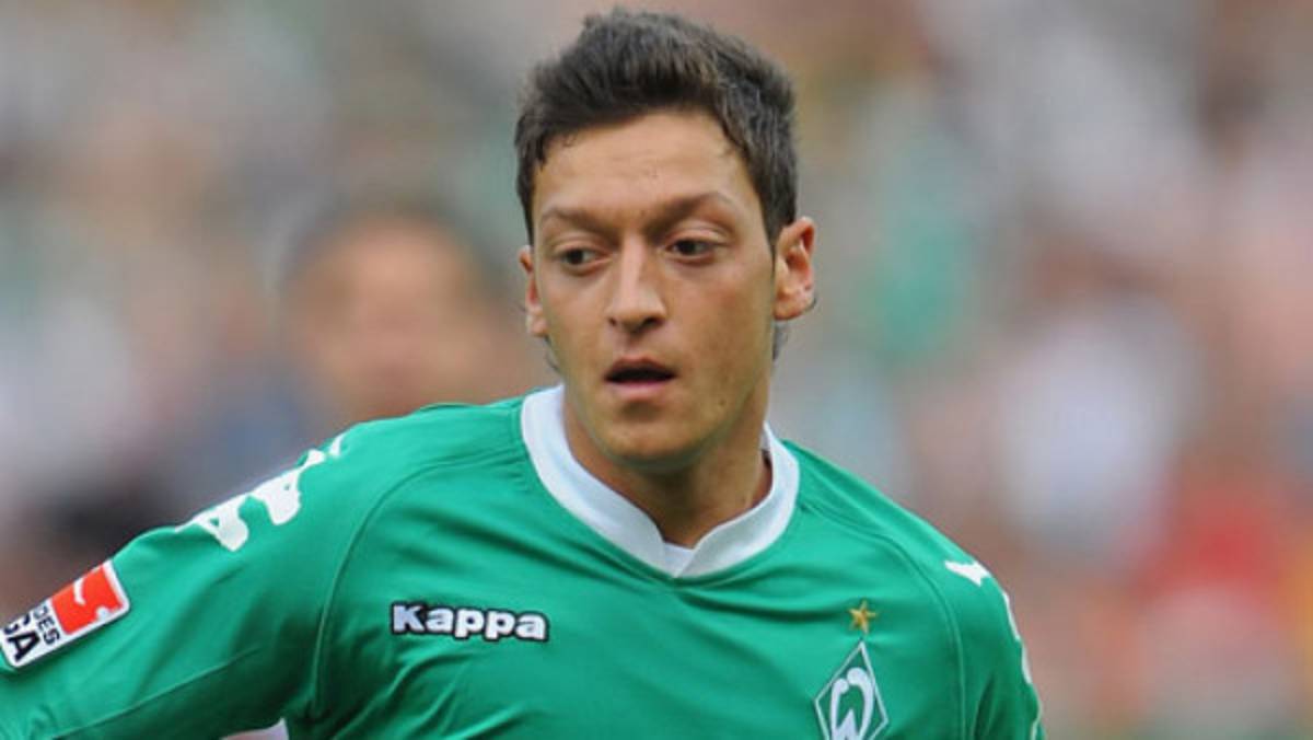 Manchester United va por Ozil