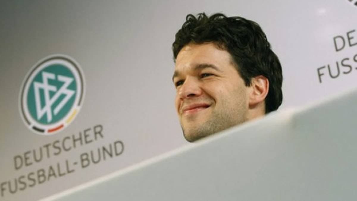 Ballack será el capitán de Alemania