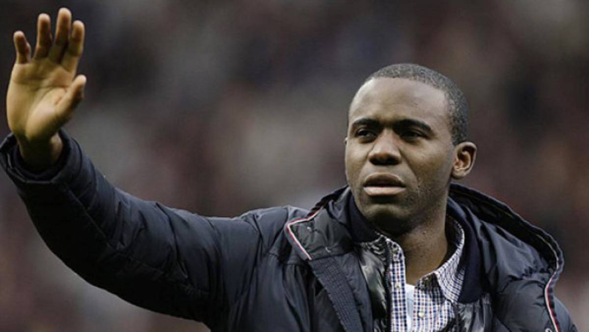 Fabrice Muamba se retira del fútbol profesional