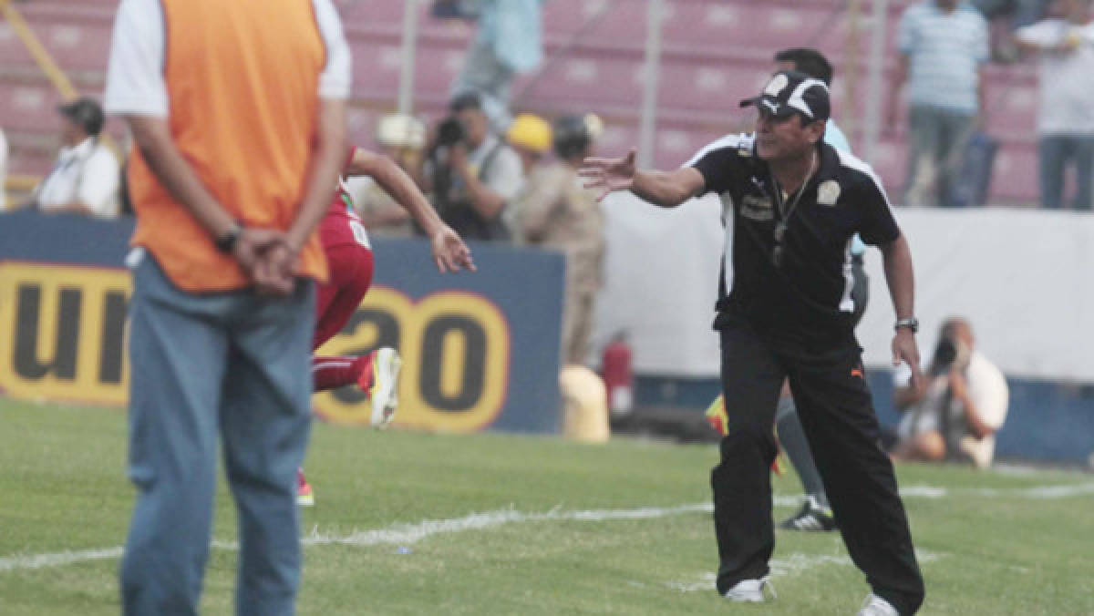 Juan Carlos Espinoza ratificado como técnico de Olimpia