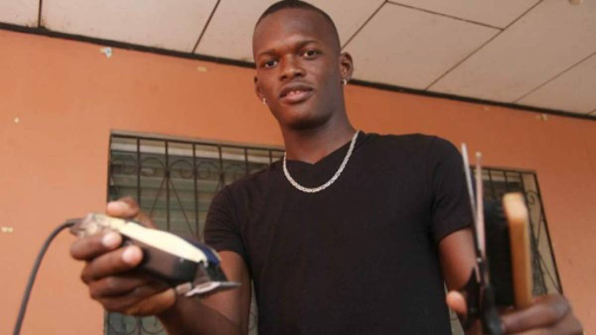 Policías, albañiles, barberos, pintores y pescadores... ¡La otra profesión de los futbolistas hondureños!