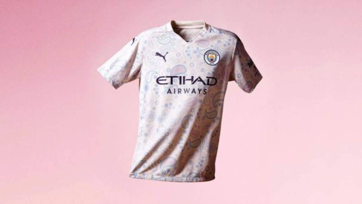 'Parece una pijama': Críticas por la nueva camiseta del Manchester City; ¿Le gustará a Messi?