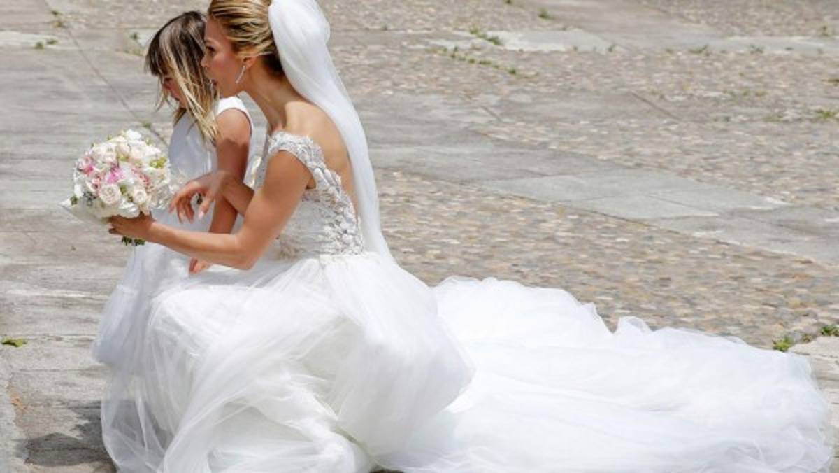 Boda de Víctor Valdés estuvo rodeada de ex jugadores del Barcelona