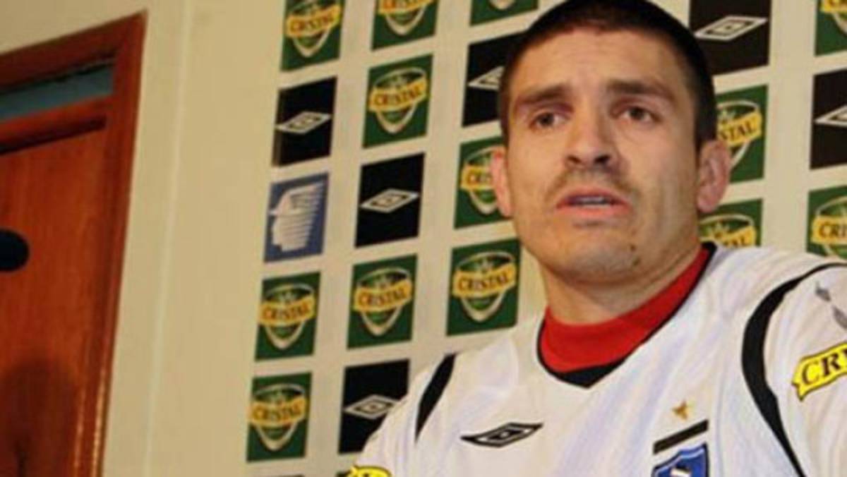 Real España ficha a defensa chileno