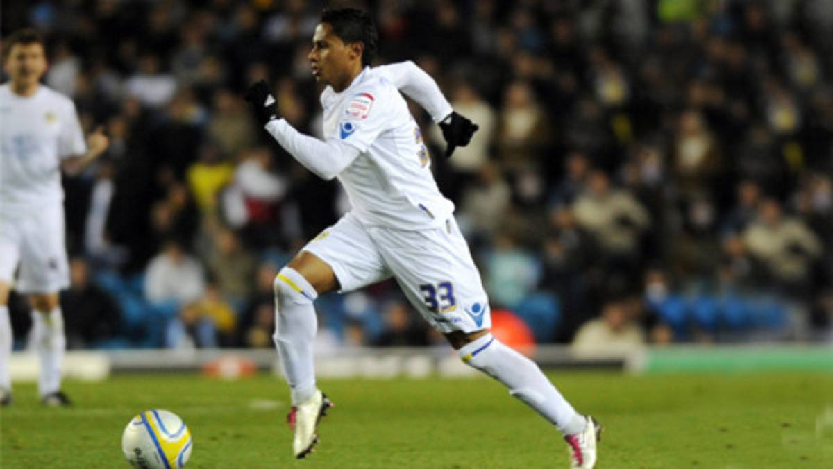 Ramón Núñez fue titular con el Leeds... pero en las reservas