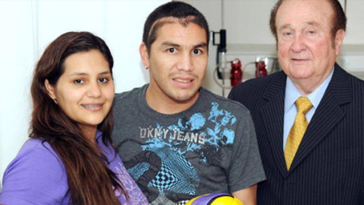 La familia de Salvador Cabañas está en la ruina