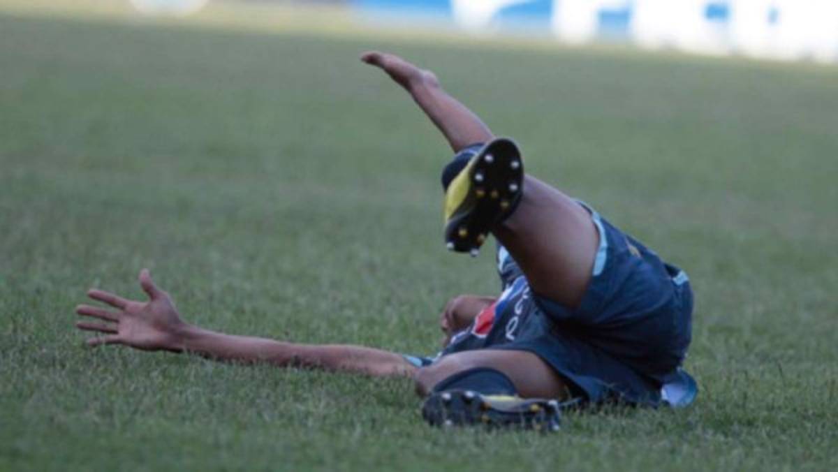 ¡De terror! Las lesiones más escalofriantes que se han visto en el mundo del fútbol