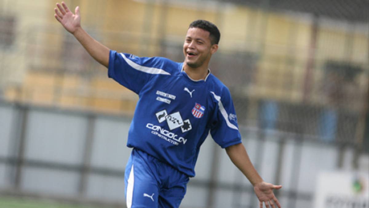 'Escucho a Los Temerarios': Licona