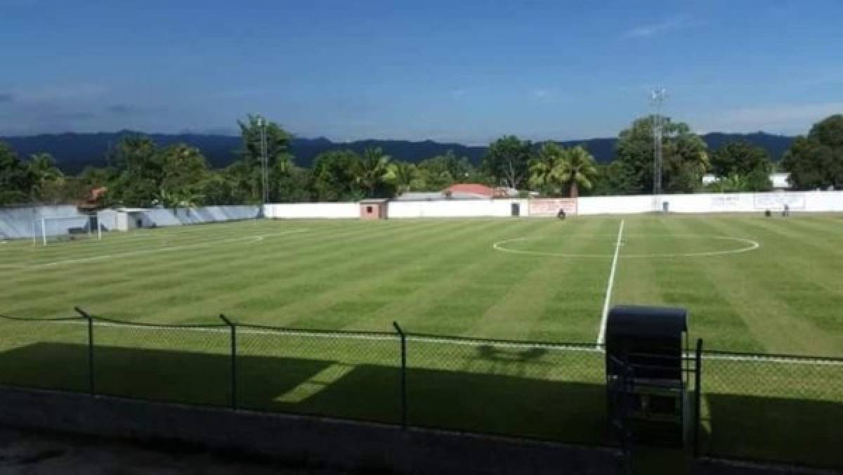 Honduras: Las bonitas canchas donde se juega fútbol burocrático