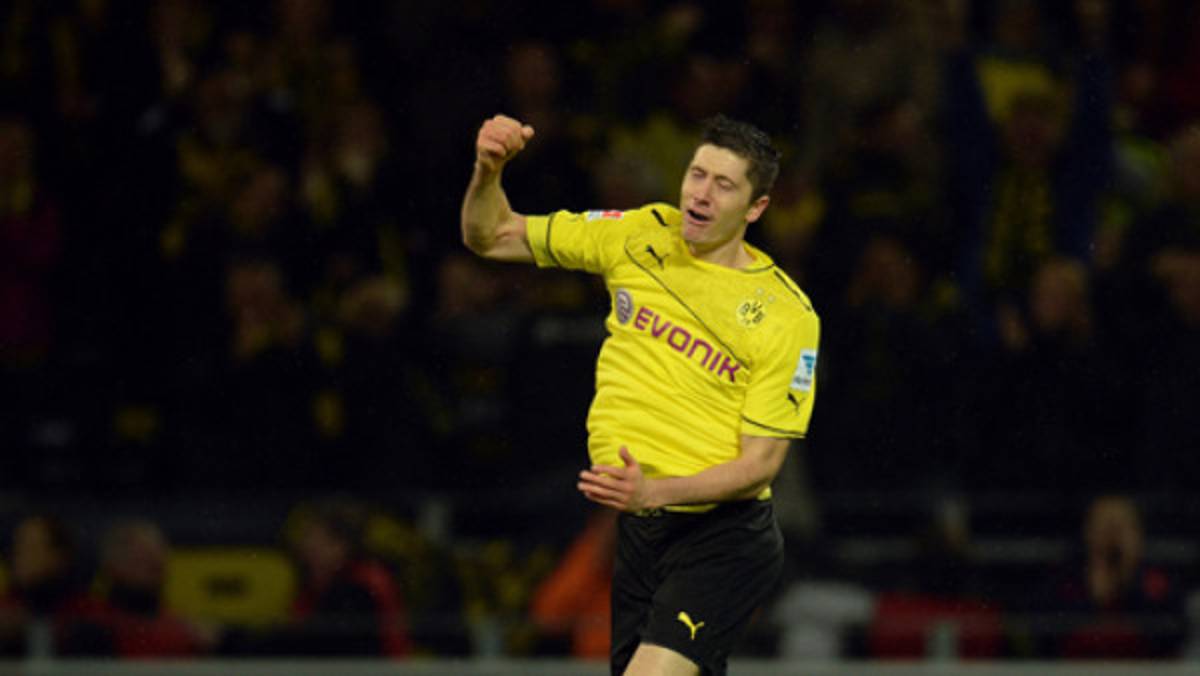 Borussia Dortmund golea al Stuttgart con triplete Lewandowski