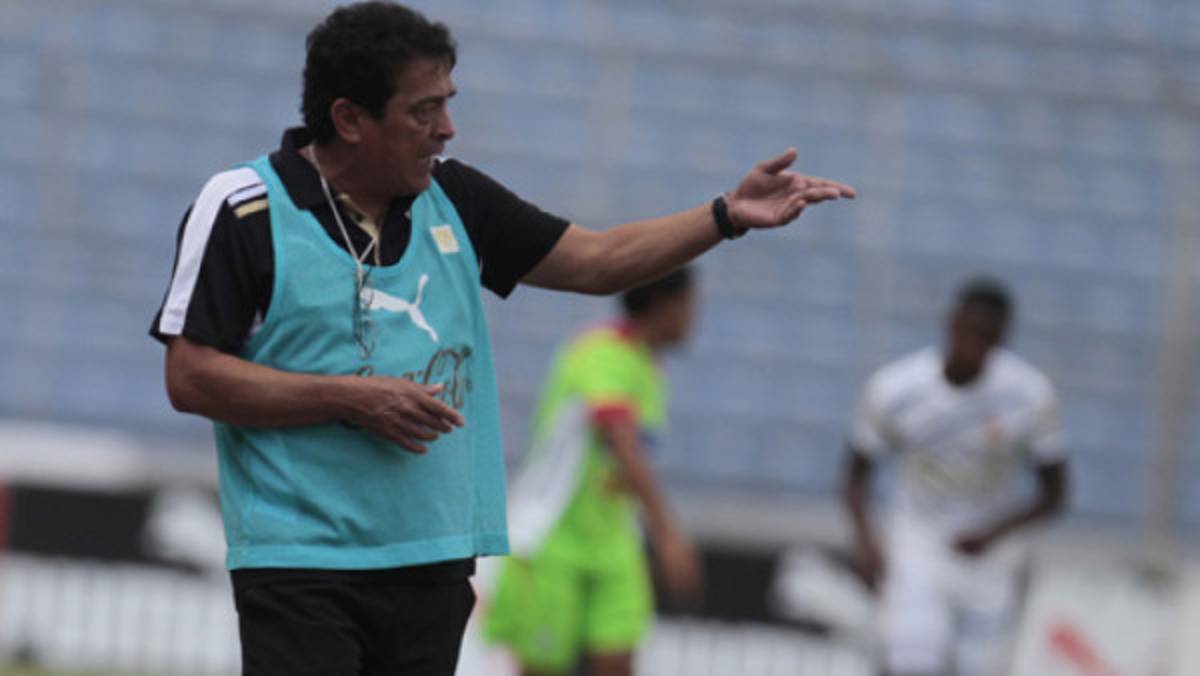 Espinoza: 'Hoy tampoco podemos tirar las campanas al cielo'