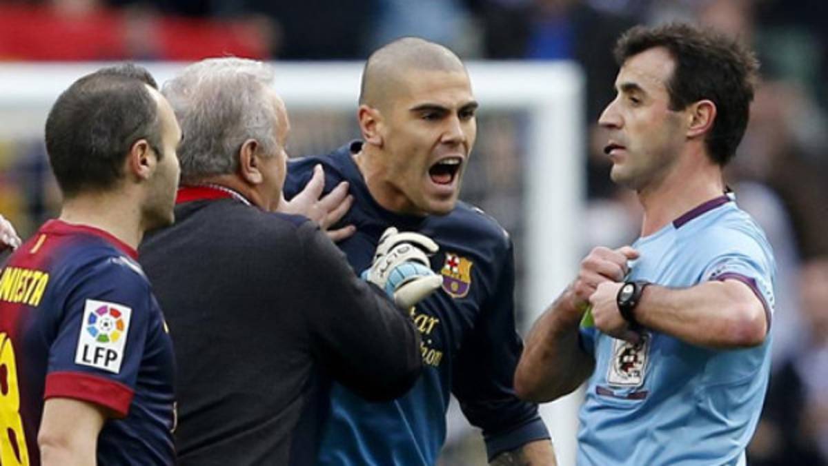 Víctor Valdés al árbitro: 'Os habéis cagado, no tienes vergüenza'