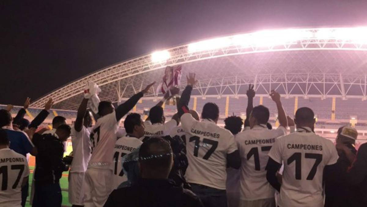 El festejo íntimo de los jugadores del Olimpia tras ganar la copa de Liga Concacaf