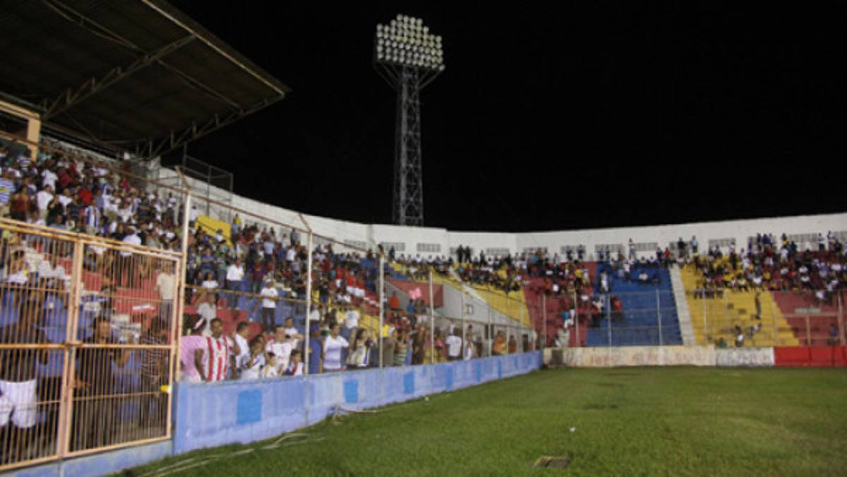 Javier Portillo critica apagón durante juego Victoria-Olimpia