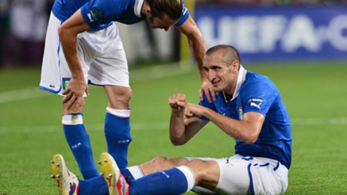 Chiellini duda de Italia para los cuartos