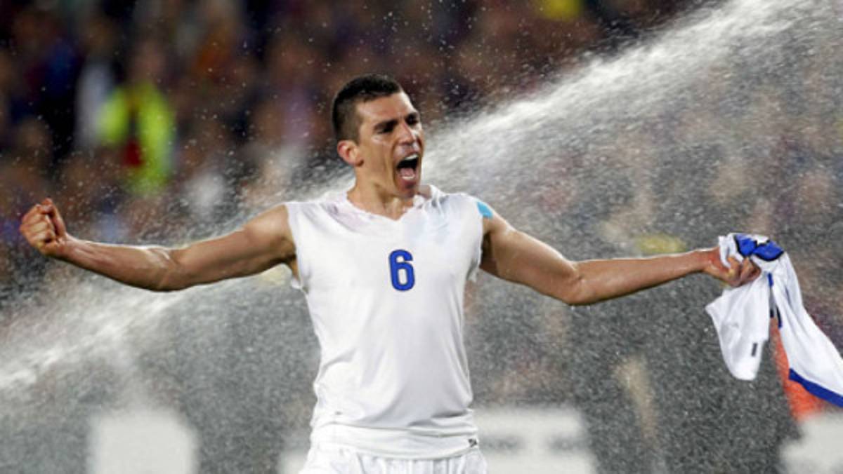 Lucio ve al Inter igualando al Barça