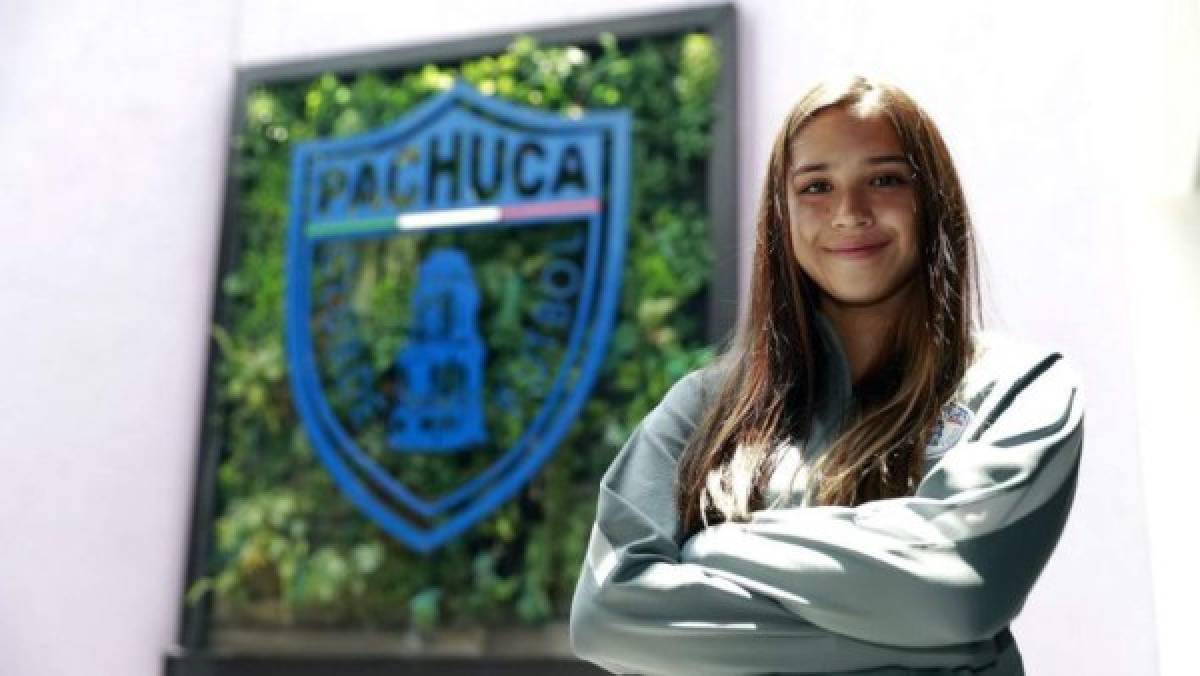 Hija de ex seleccionado mexicano deja el modelaje para ser futbolista profesional en su país