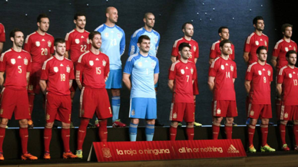 España presentó su nuevo uniforme para Brasil 2014