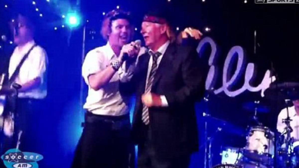 VIDEO: Alex Ferguson bailando y cantando tras su despedida