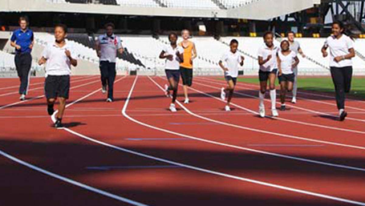 Londres presentó su nueva pista Olímpica de atletismo