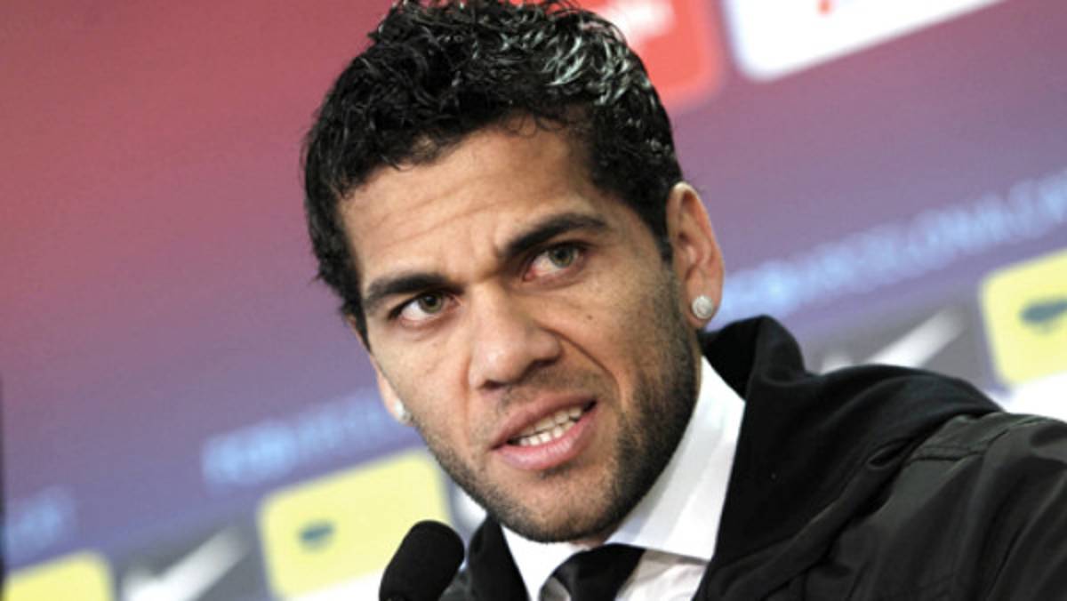 'Barcelona no baja nunca los brazos ni tira la toalla jamás': Dani Alves