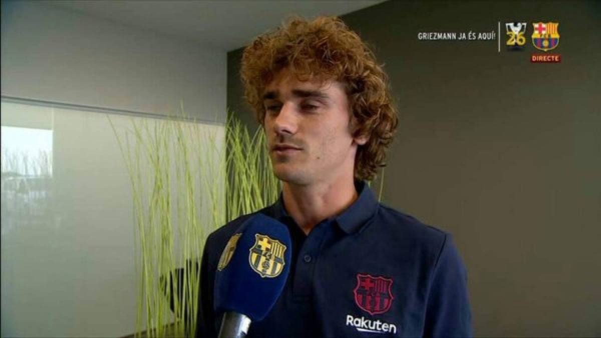 El dominio del balón, la canasta y sin dorsal: Así posó Griezmann con la camisa del Barcelona