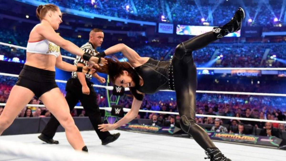¡Polémica! Ronda Rousey afirma que la WWE es una farsa e insulta a los fanáticos