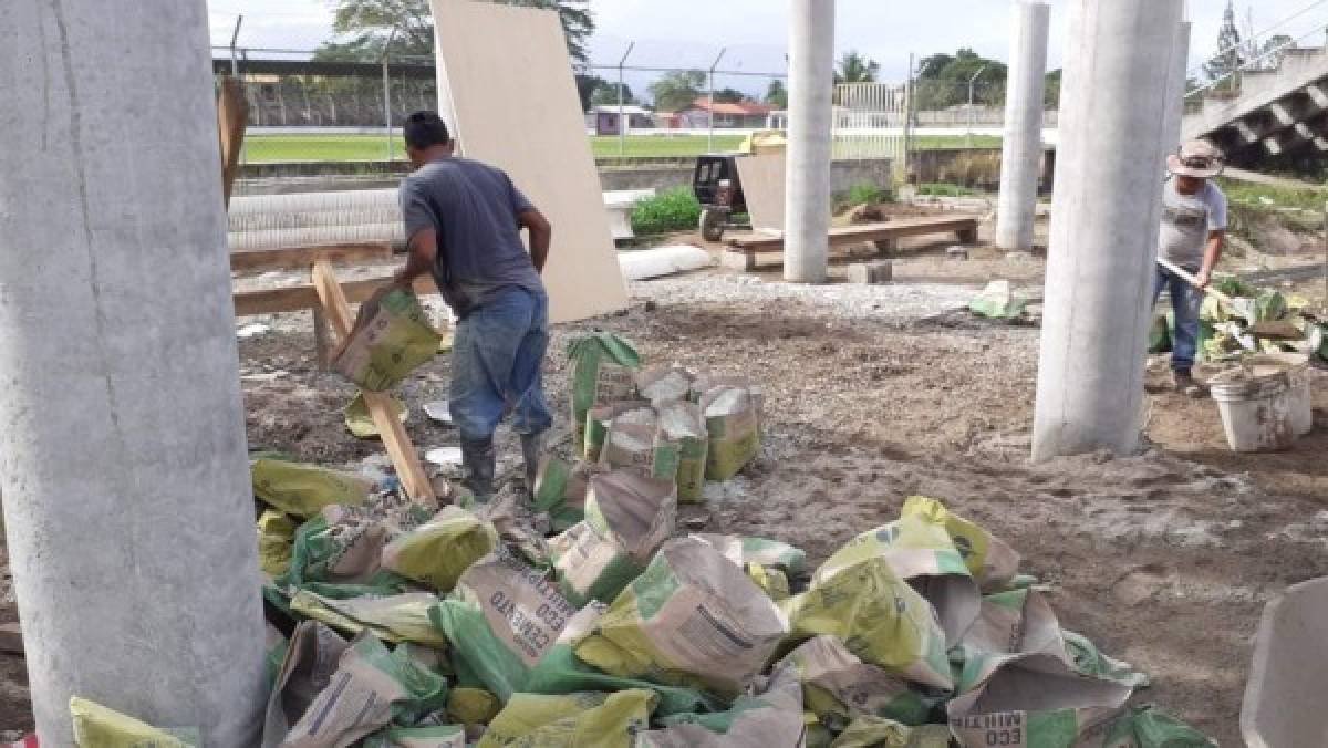 Nueva gradería, sala de conferencia y mejor cancha: Así va quedando el estadio de Tocoa