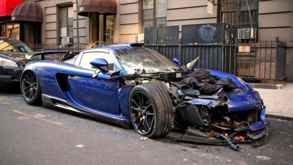 Destruye su Porsche Gemballa Mirage GT en New York; se fuga, pero la policía lo intercepta