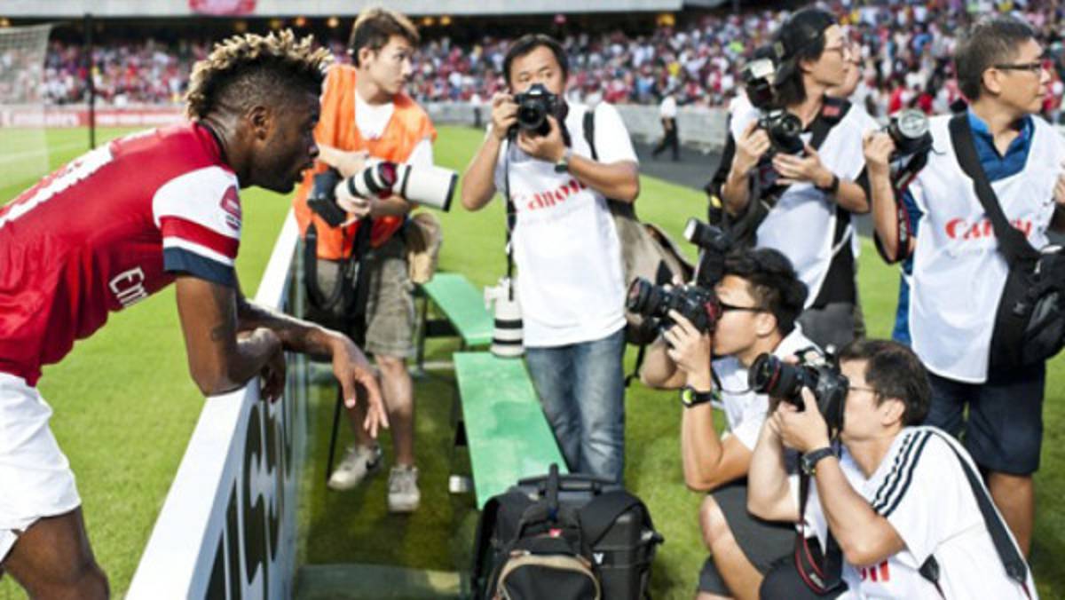 Alex Song, el aprendiz de electricista y mecánico sinónimo de ejemplo
