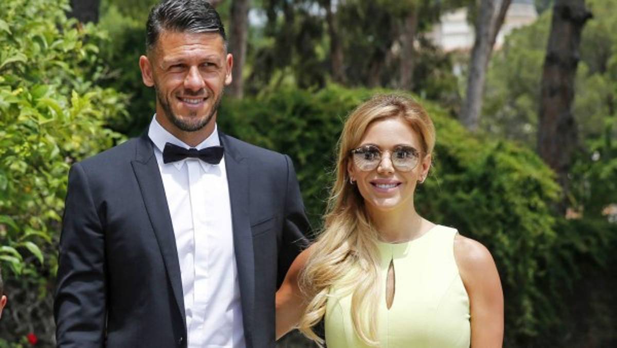 Boda de Víctor Valdés estuvo rodeada de ex jugadores del Barcelona
