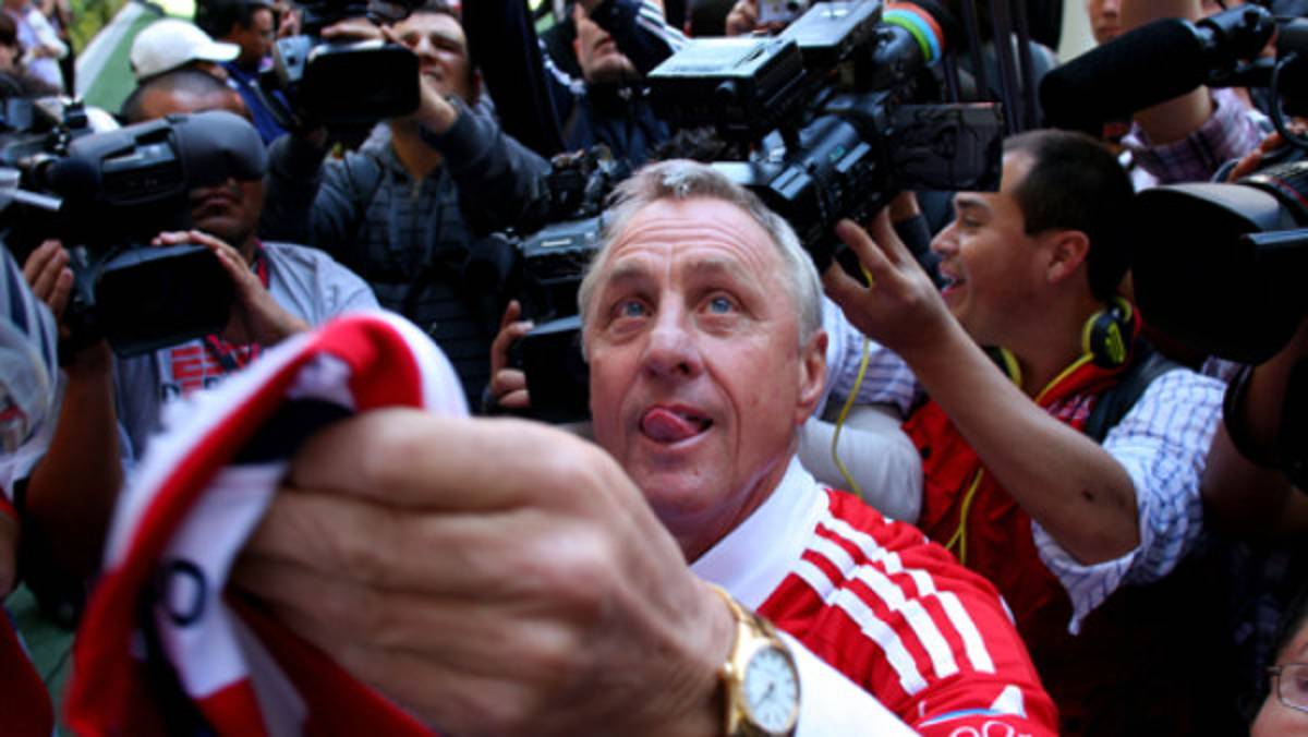 Las Chivas presentaron a Johan Cruyff