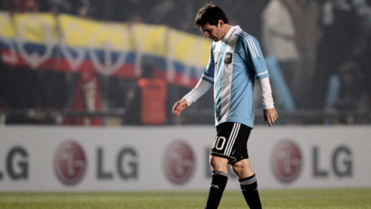Burdisso a Messi: 'Pen... la última pelota se corre'