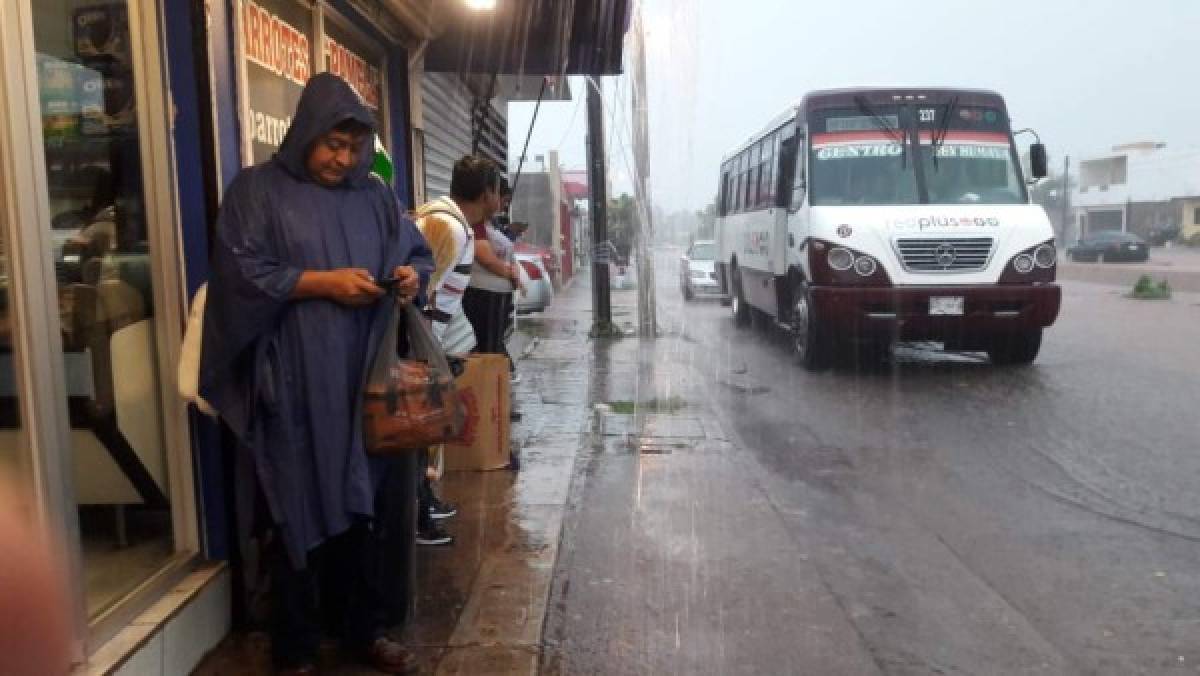 Fuerte tormenta en Culiacán causa estragos e inunda el estadio de Dorados