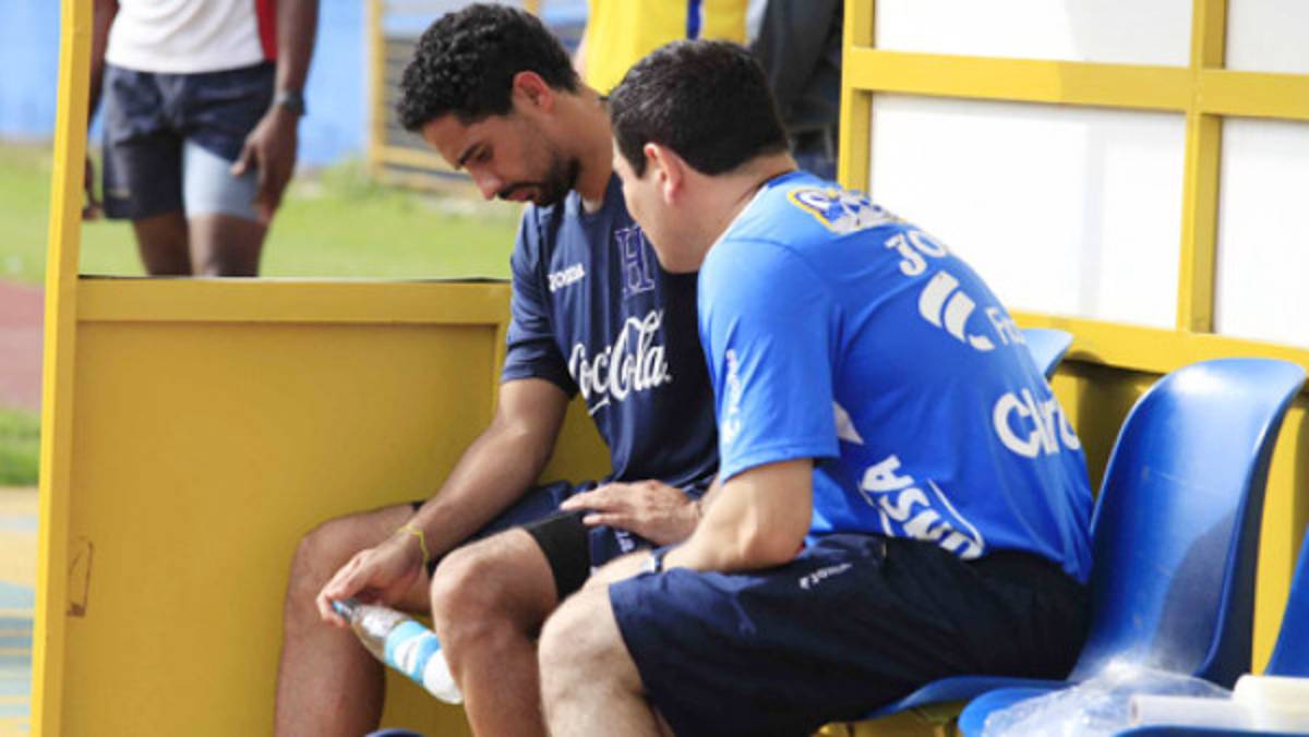 Miguel Castillo no entrenó porque sufre lesión muscular