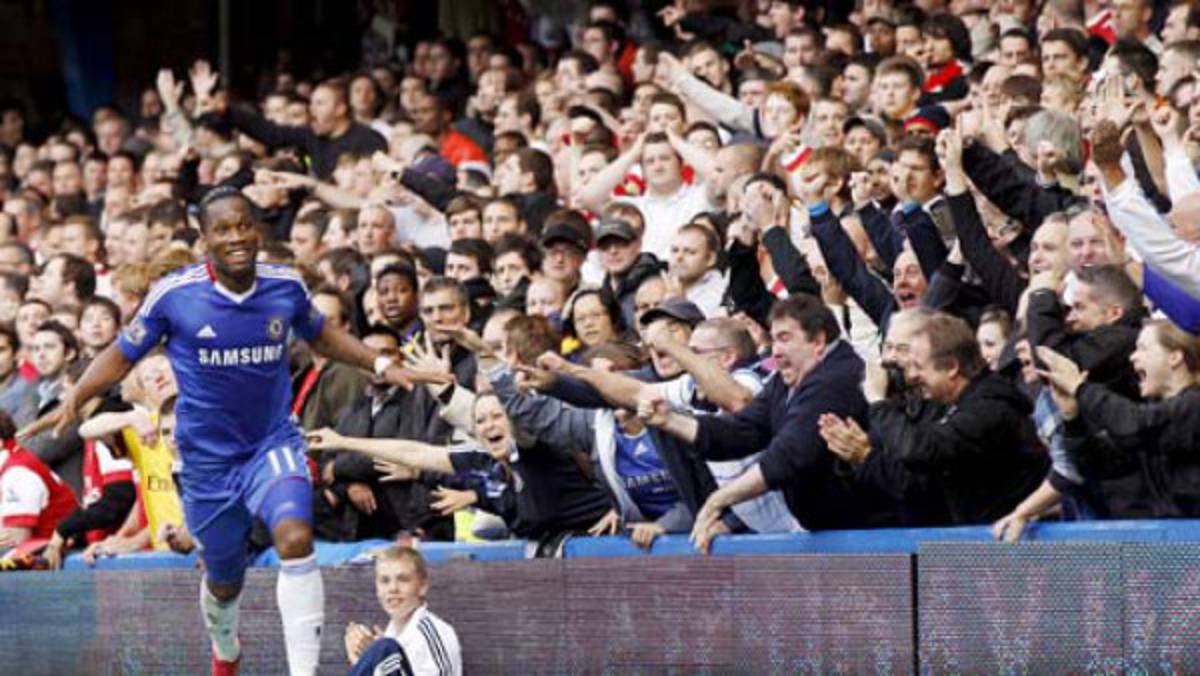 Chelsea vence al Arsenal y se escapa